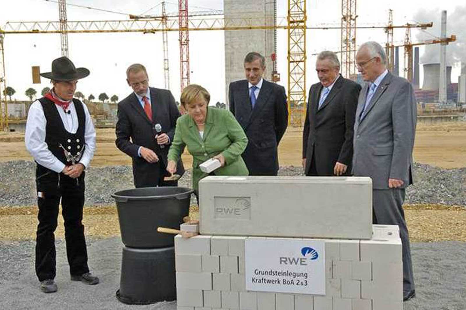 Laying the foundations of BoA units 2 and 3 in Neurath, 2006